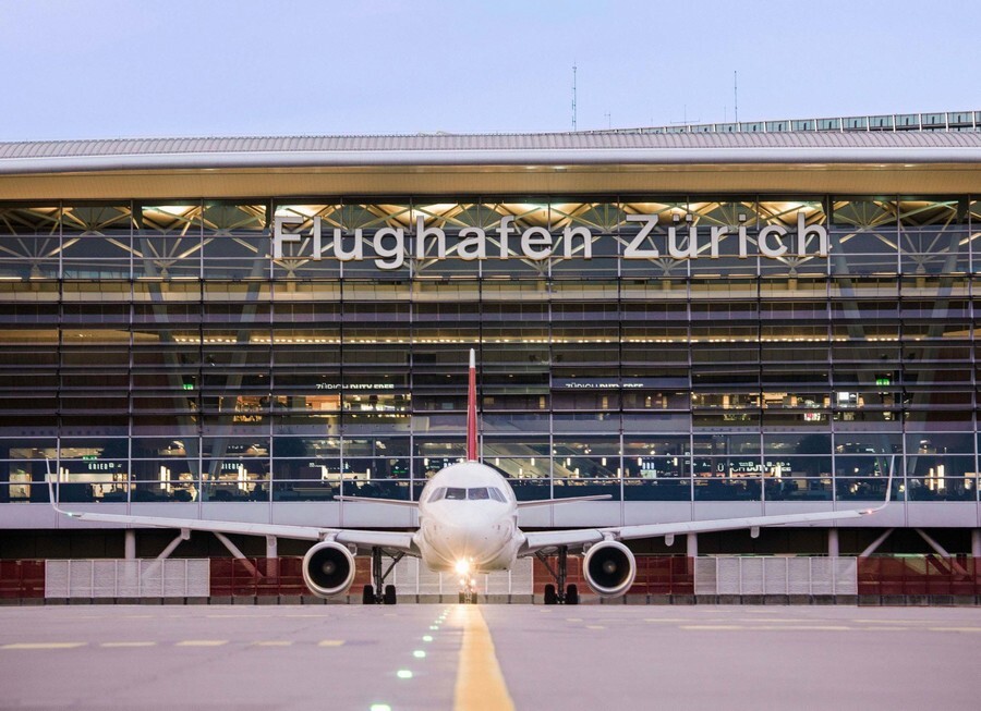 Airport_Zurich_Plane.jpg