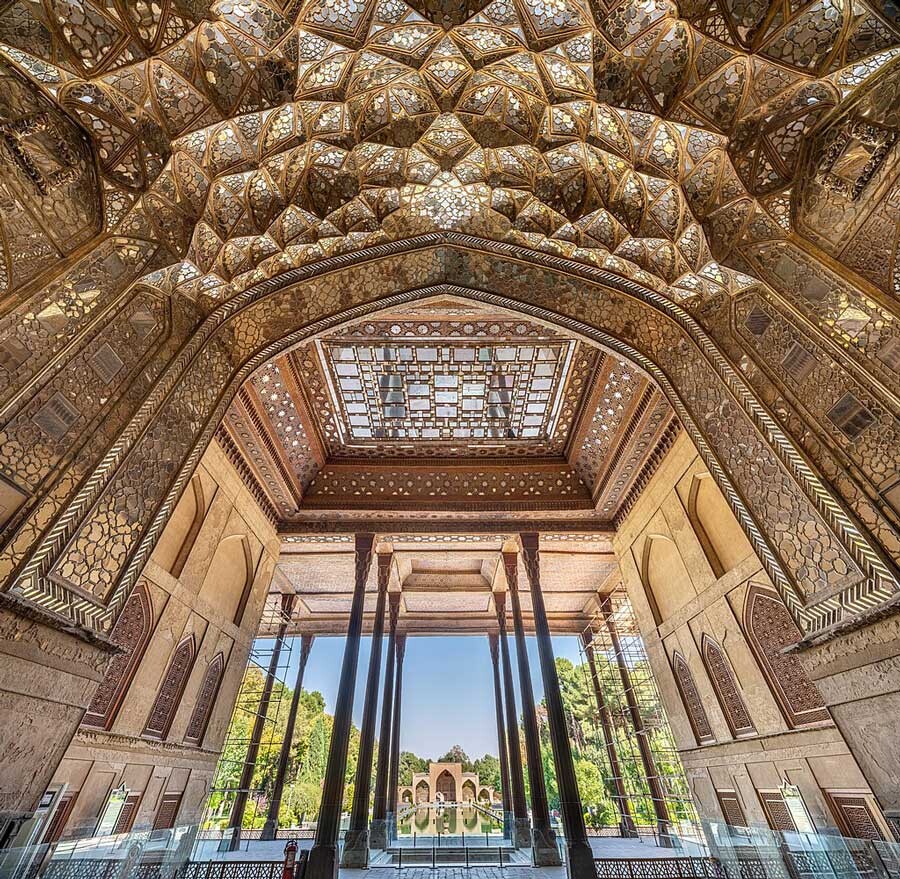aoc40jlbbtxgmjrq7k3oims5c9o3zvkxisznkxp9 Lastsecond.ir-best-attractions-of-isfahan-40-sotoon-amirpashaei.jpg