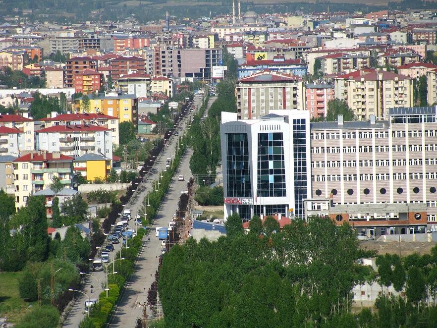 4e5d55o9k3odotzpegm3rqekdvhbz2tsh7m6y5bk Van,_Turkey_-_a_view_of_the_city.jpg