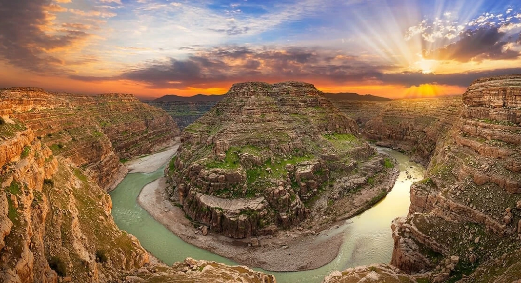 تنگه شیرز