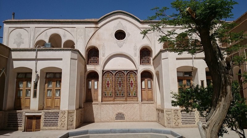 محوطه بیرونی خانه طباطبایی ها؛ کاشان lastsecond.ir taba house dehghan.jpg