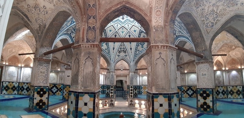 داخل حمام سلطان امیر احمد؛ کاشان lastsecond.ir soltan ahmad hammam nader mazrae shadi2.jpg