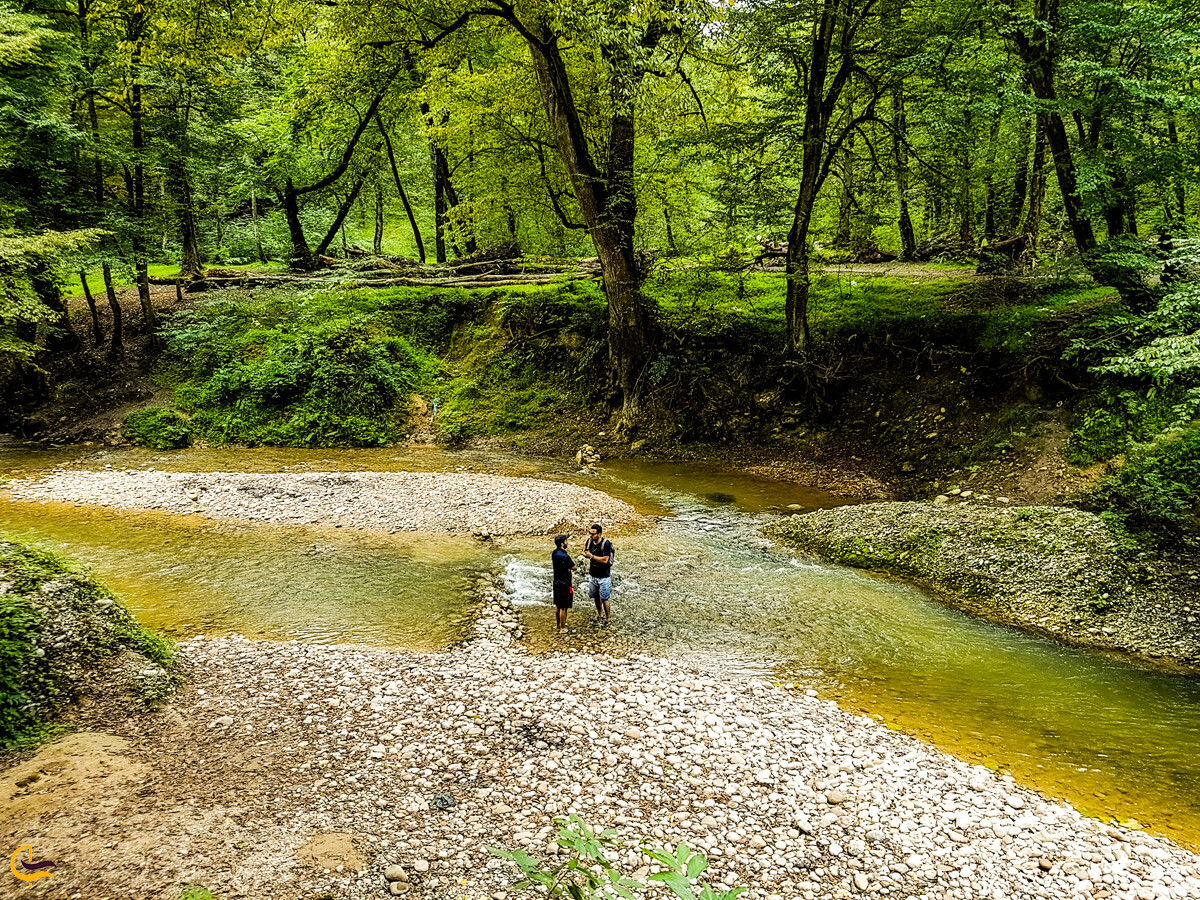 nkp10clr8wlgwwgvypqzqbpm7bivvcwaxofmwdik Two-men-on-the-river-near-the-Palang-Darreh-waterfall.jpg