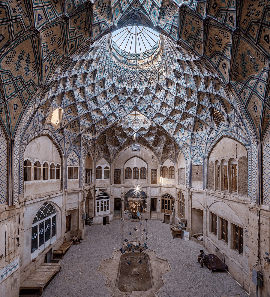 nwejge9umv522clysxqpr86nvtjd55zdmr4ssohq 1200px-Bakhshi_Carvansarai_in_bazaar_of_Kashan,_Iran.gif