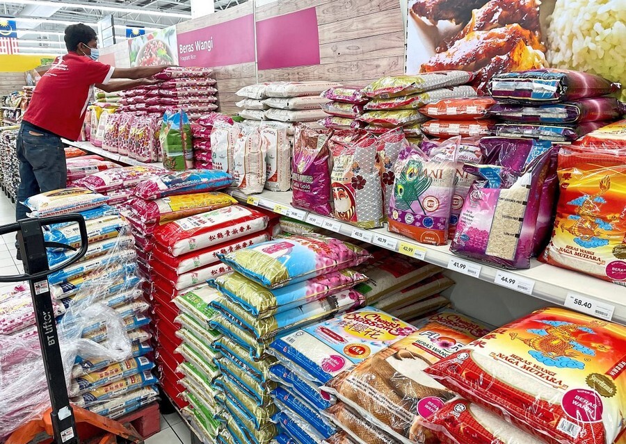 buzkpdxmtvnoepcdvr4m12jlgzf3yv5j8khoe1aa rice in malaysia.jpg