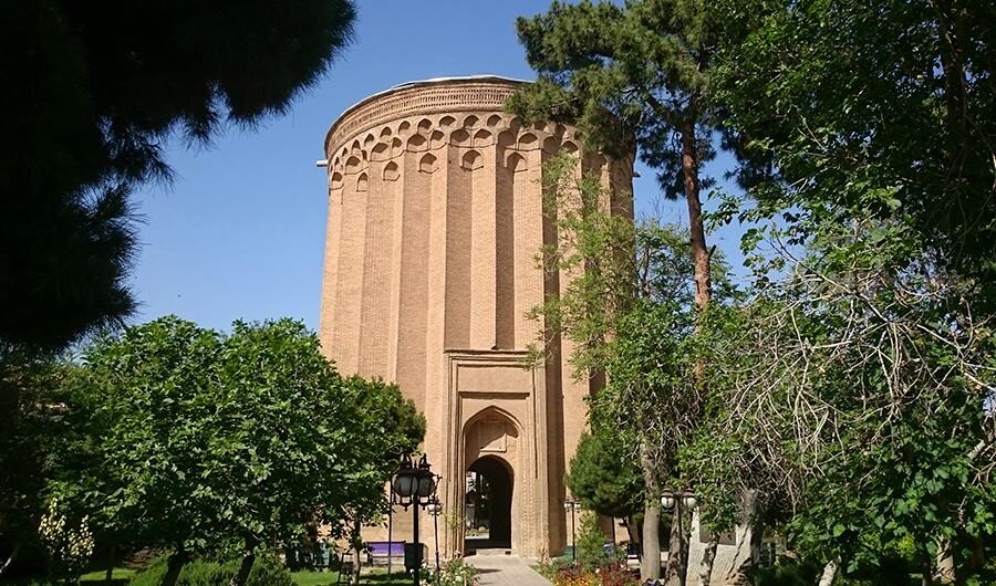 برج طغرل از مقاصد گردشگری تهران Lastsecond.ir-tehran-best-attractions-toghrol-tower.jpg