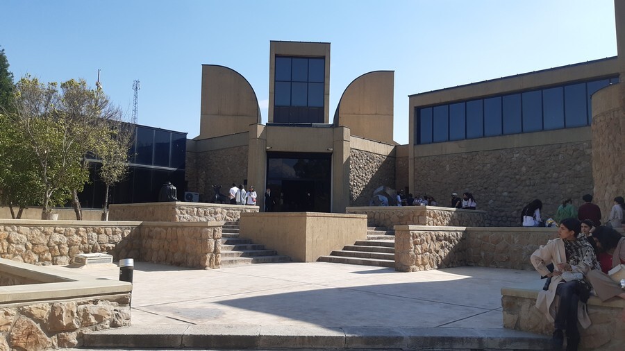 is7jzgotme1cj5egyba5yqfakinnizpvlg3j29es Tehran Museum of Contemporary Art By Hossein Naderi.jpg