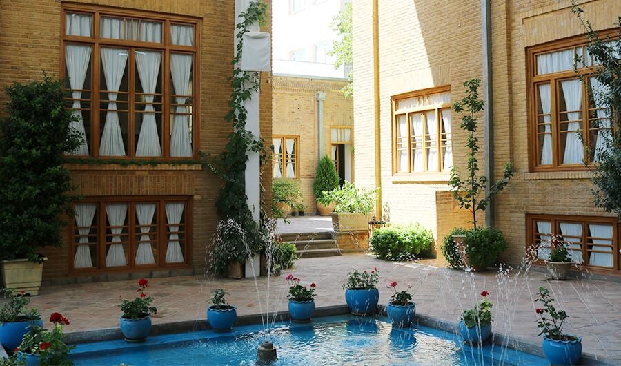 خانه مدرس از نقاط گردشگری تهران Lastsecond.ir-tehran-best-attractions-modarres-house.jpg
