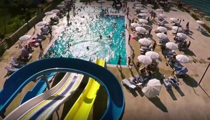 n7mke2wymlrrtqsxb38zvl9ktix4euxrbgiohpsl Divan-Beach-Aquapark-kaydirak-700x400.jpg