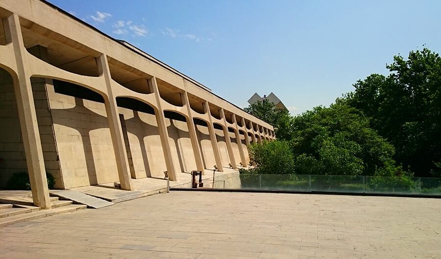 موزه فرش ایران Lastsecond.ir-tehran-best-attractions-iran-carpet-museum.jpg
