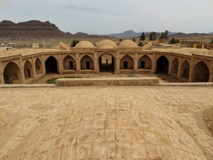 qfquoizixkd0pfgm11zdvalqg8cyxtxdcxq7vmm5 Caravansary Khan.jpg