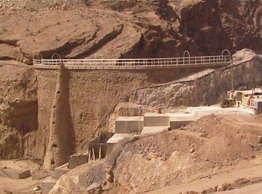 t5vp34vyi0zjn1knaz5nofselhy9d4jy0gvaats6 سد کریت.jpg