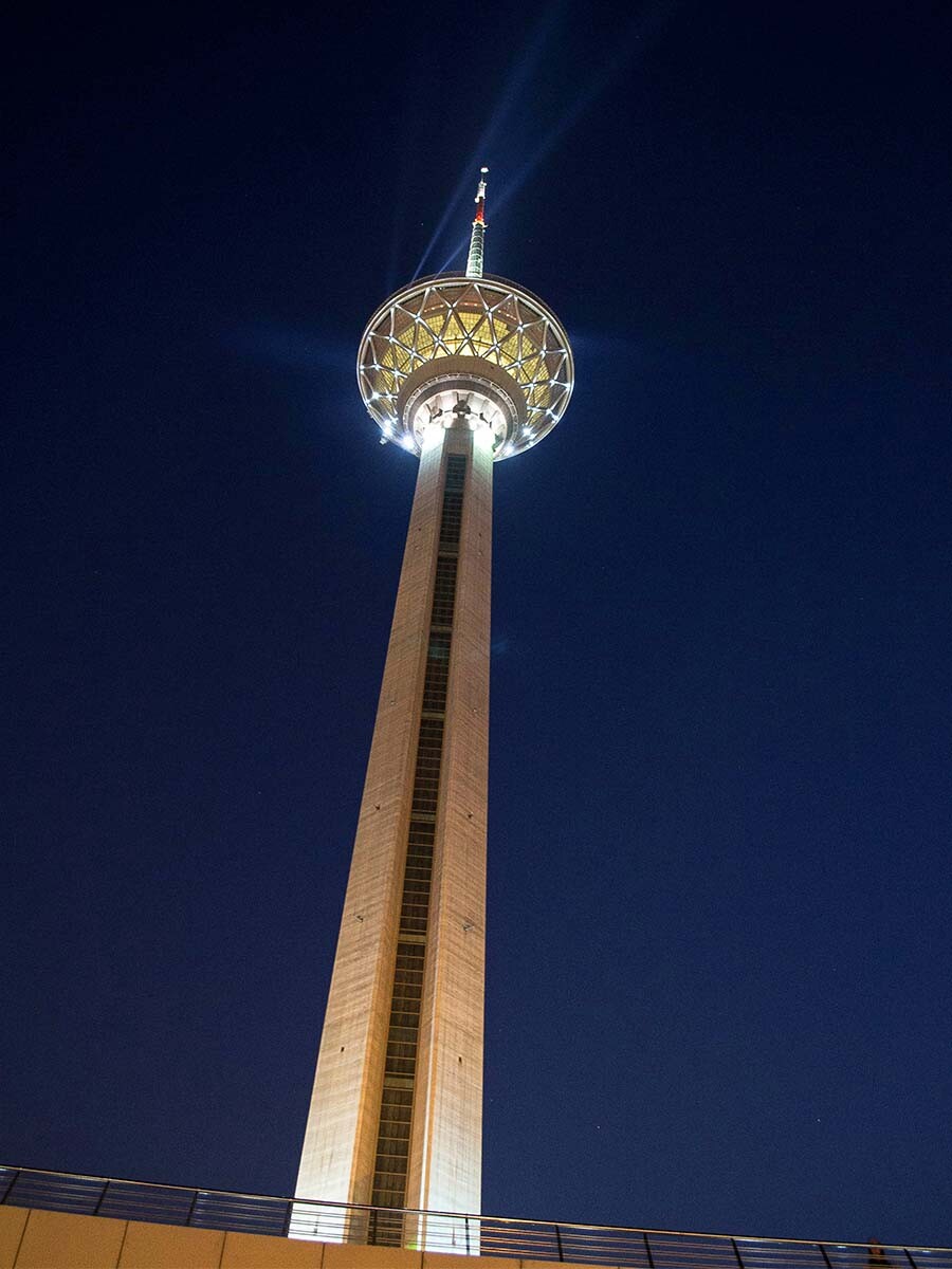 برج میلاد تهران Lastsecond.ir-tehran-best-attractions-milad-tower.jpg