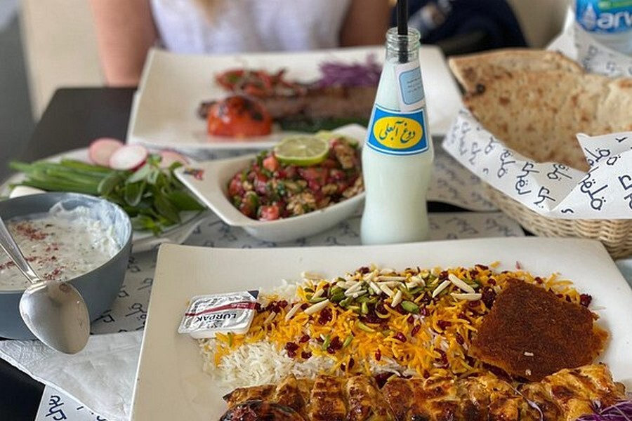 5zktkbyzvassv5smv3azj8bb2xzefb002nxuufzo persian food in dubai.jpg
