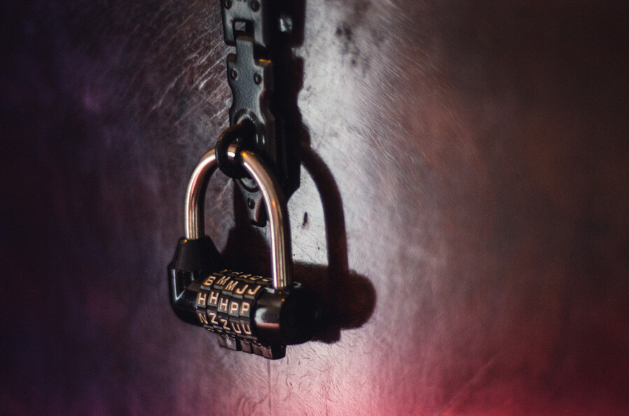 اتاق فرار منفی چهار، یکی از بهترین اتاق فرارهای تهران Lastsecond.ir-escaperooms-below-4.jpg