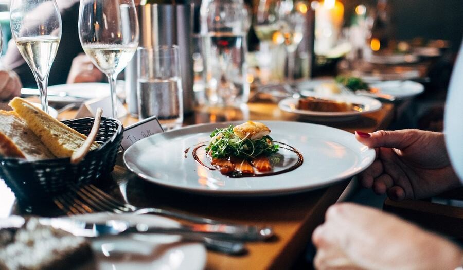 jgpom2mwp7bzgbwdesmivni8hwjwfqoqiktgeymb lastsecond.ir-food-price-in-france-restaurants.jpg