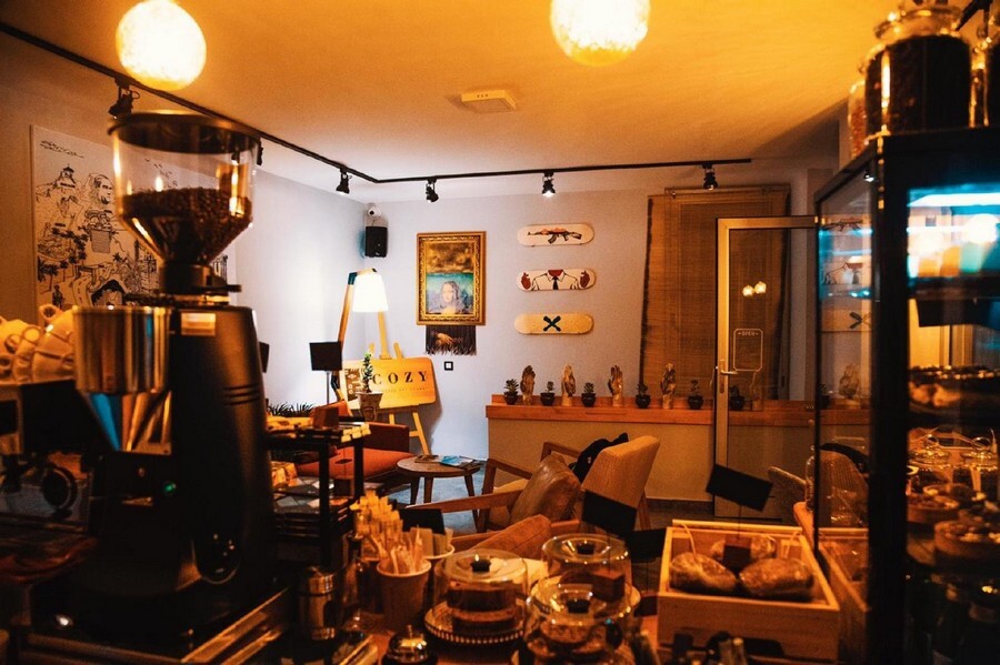 plvw5wzk16ux0khrlkwyreuvgmlk3wb7sjql0vsf turkish coffee shop in antalya.jpg