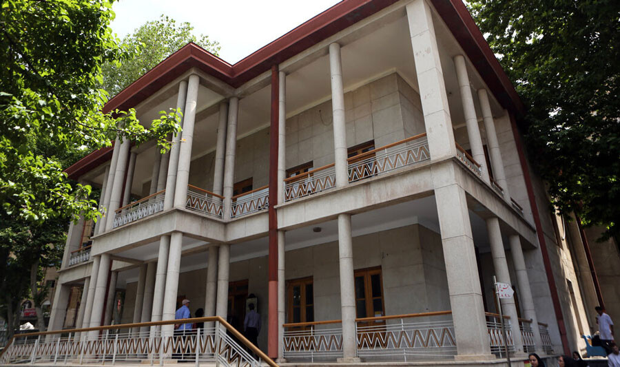 urod1dfptbsgumbssniwksr8pq37wfbfyy8rr6il lastsecond.ir-tehran-palaces-mozaffari-palace.jpg