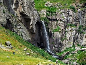 Varzan Waterfall.jpg