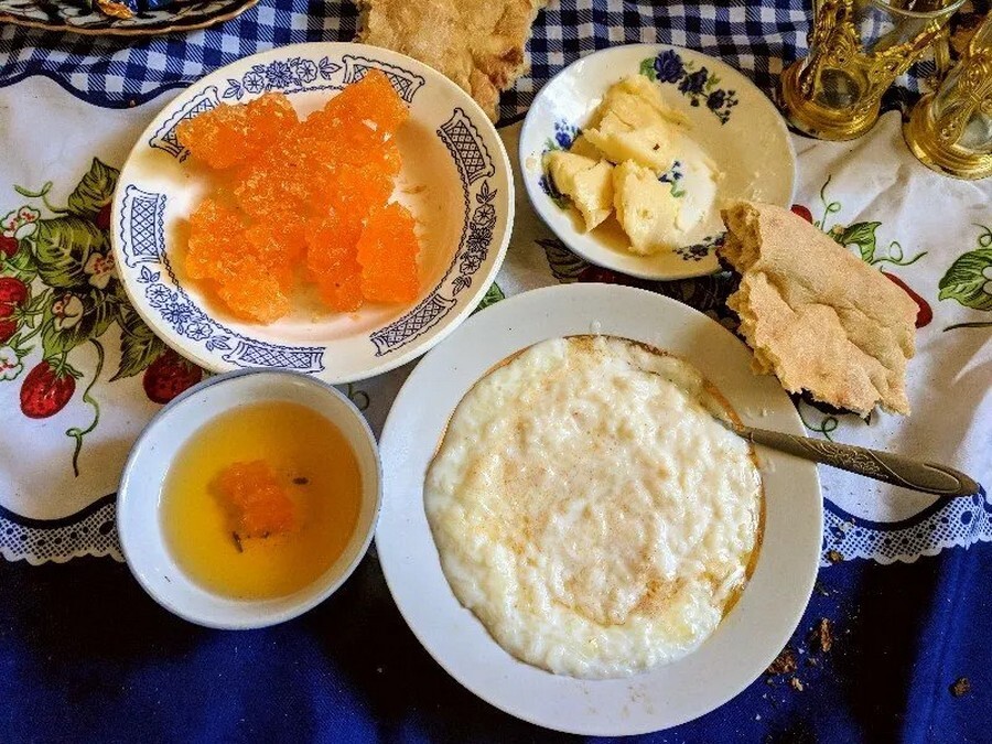 tp6i0f1yaw8bwjkvqkd4hyngsl9jsa1qov9bsa8e Breakfast in Tajikistan.jpg