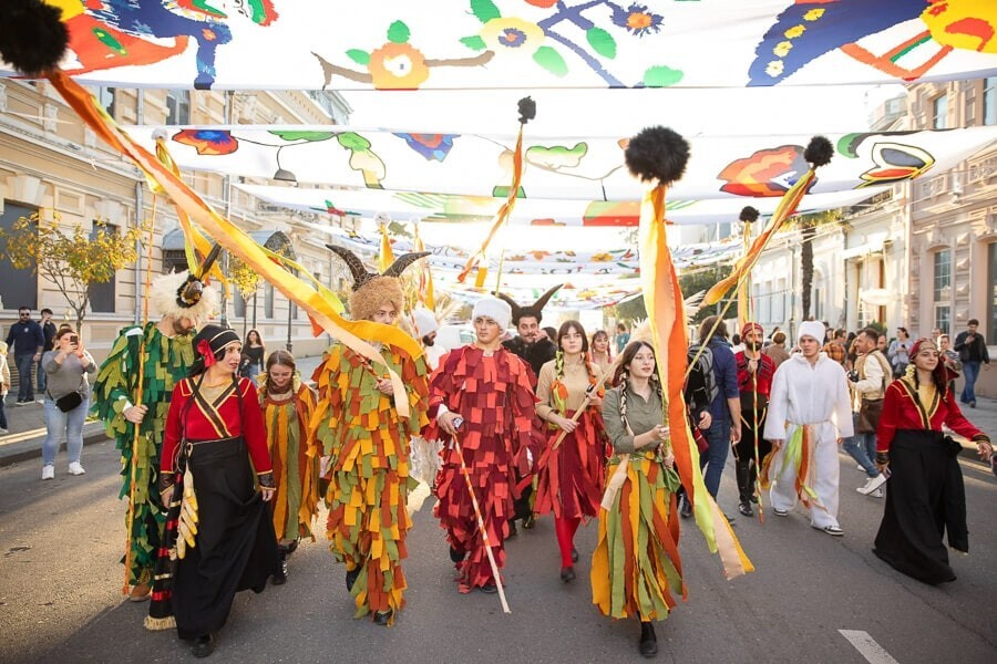 bppbqluutn7hwjr0fbfu46sds5ngfsijozdxztwr Gandagana-Batumi-Festival-2022-Georgia.jpg