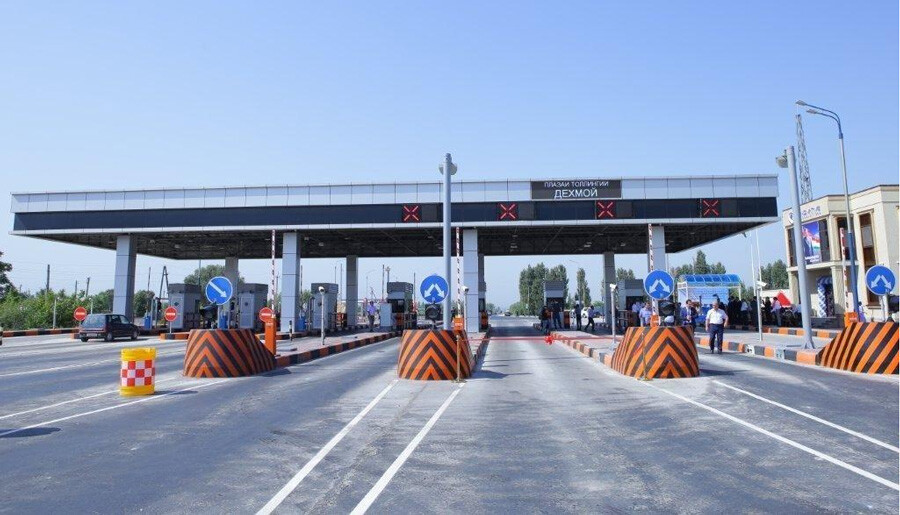 mk9vlwdle477scefkujfmx10zpc8ezhzm2h4qkdr lastsecond.ir-travel-to-tajikistan-by-car-roads-paytoll.jpg