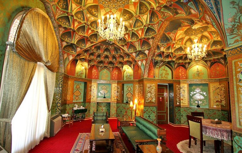 nxrb1vrlsf5wpzdshro9zt3j2xwzifqgw7x2xjqg safavid_abbasi_hotel_suite_01-820x520.jpg