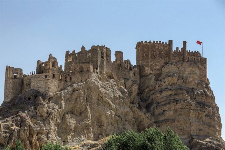 قلعه هوشاپ وان