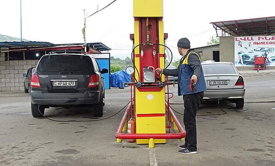 tbocsy2atmfrwagtu5hh2oziwt4mxmskqbdg21yd 640px-CNG_station_in_Armenia.jpg